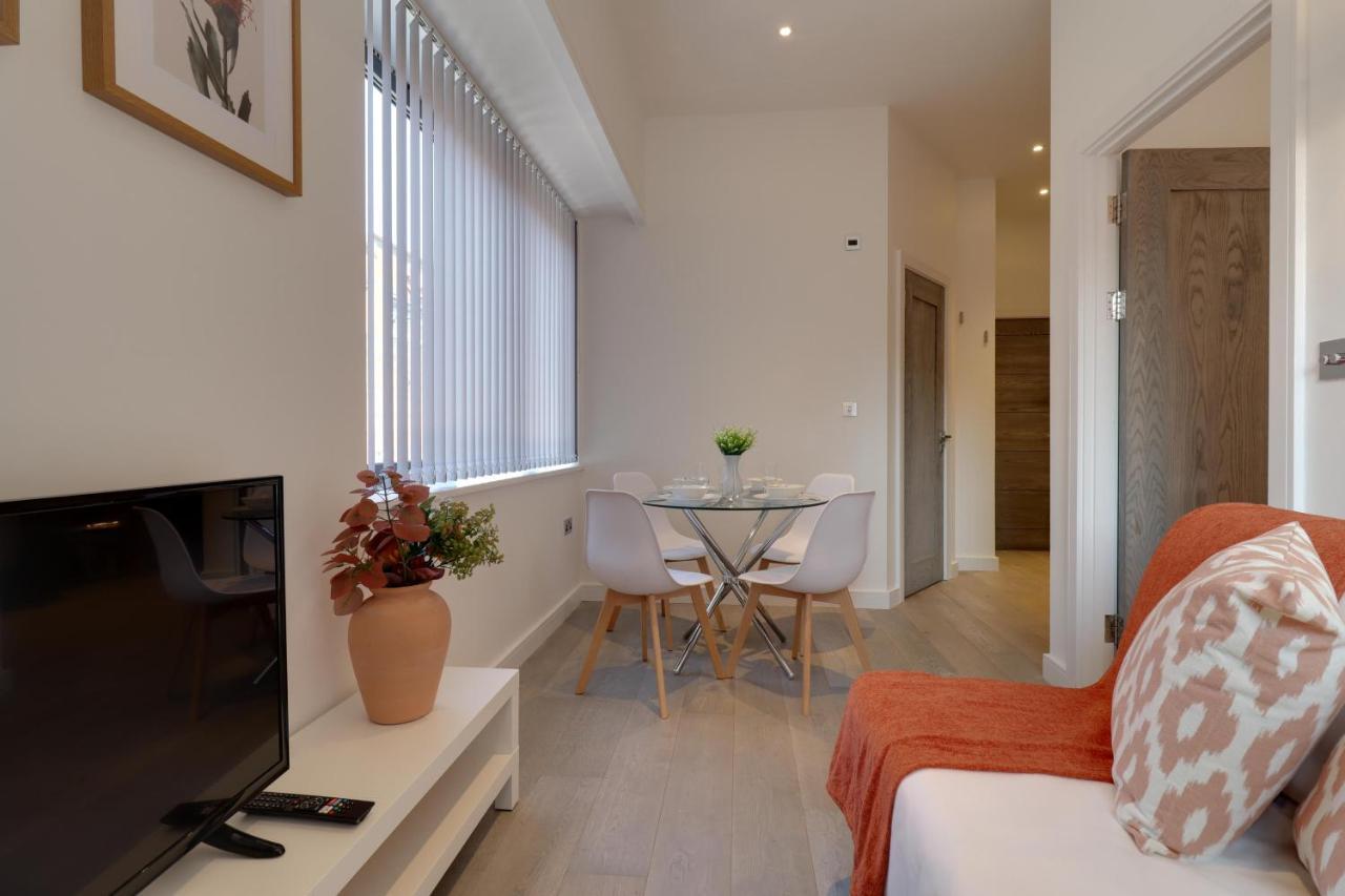 La Casa Suites Slough Exterior foto